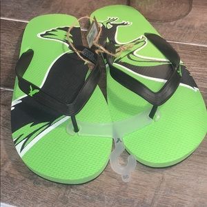 ❤️NWT American Eagle flip flops 12-13